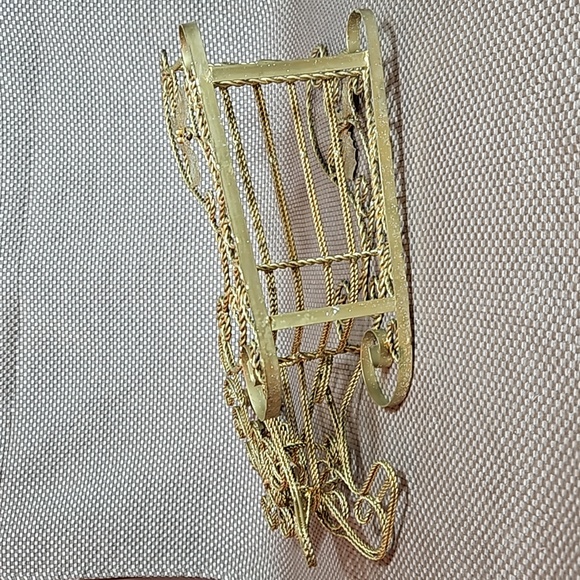 Vintage Gold Twisted Metal Reindeer and Sleigh.  Large 18" x 13.5" x 5.75 - Picture 4 of 7